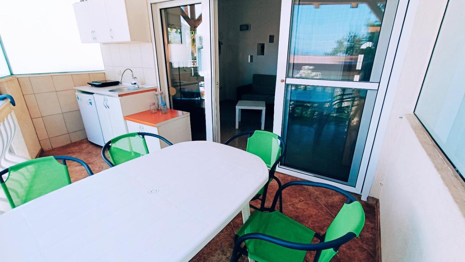 Beach Apartment With Beach Chairs N.1 Утьеха Номер фото